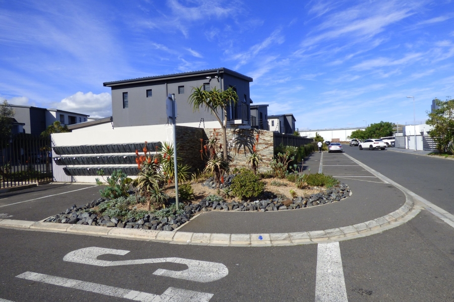 3 Bedroom Property for Sale in Parklands North Western Cape